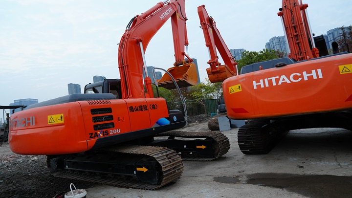  HITACHI-ACXI 200 